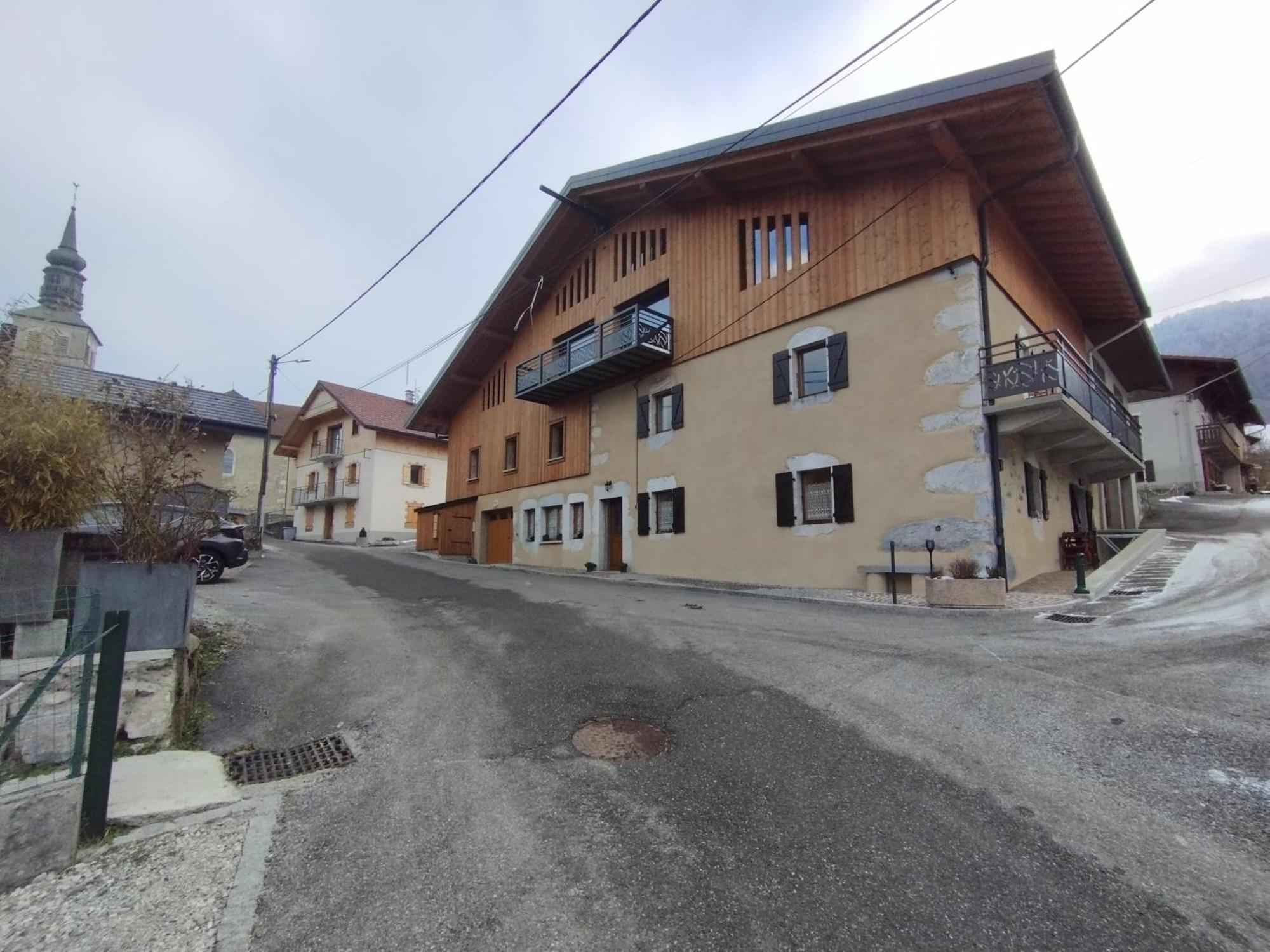 Villard Au Coeur De La Vallee Verte Entre Lac Et Montagne Exterior photo